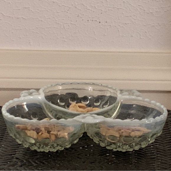 Vintage Fenton style glass hobnail candy dish Three section glass nut bowl - Picture 5 of 8